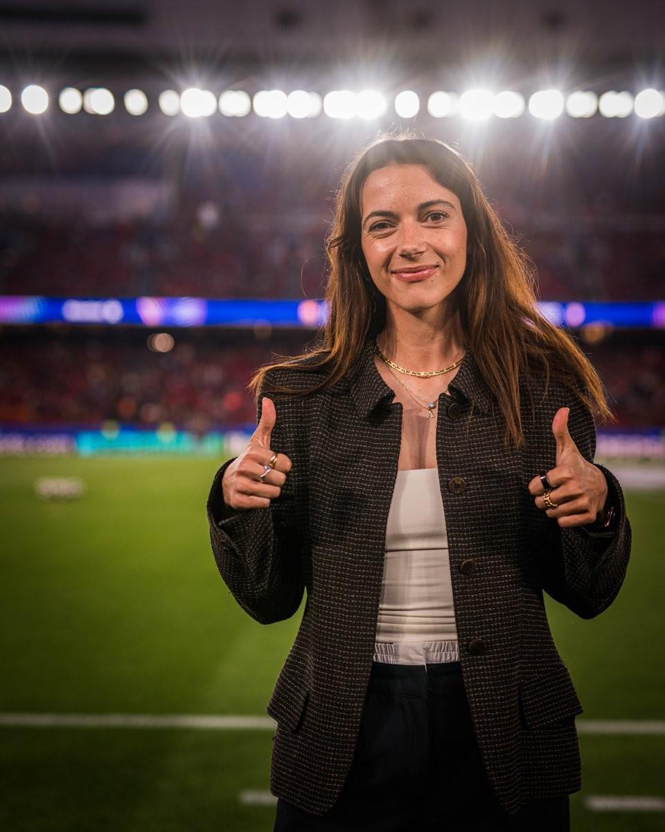 九游体育官网-助威男足，邦马蒂到诺坎普现场观看巴萨与马竞的首回合比赛